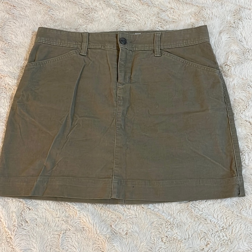 Mountain HardWear  Corduroy Beige Sport Hiking - Athletic Skirt size 6